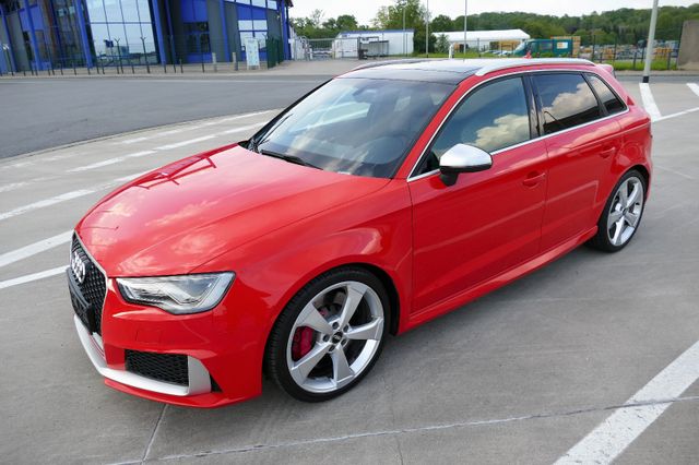 Audi RS3 2.5 TFSI S tronic quattro Sportback SCHALEN