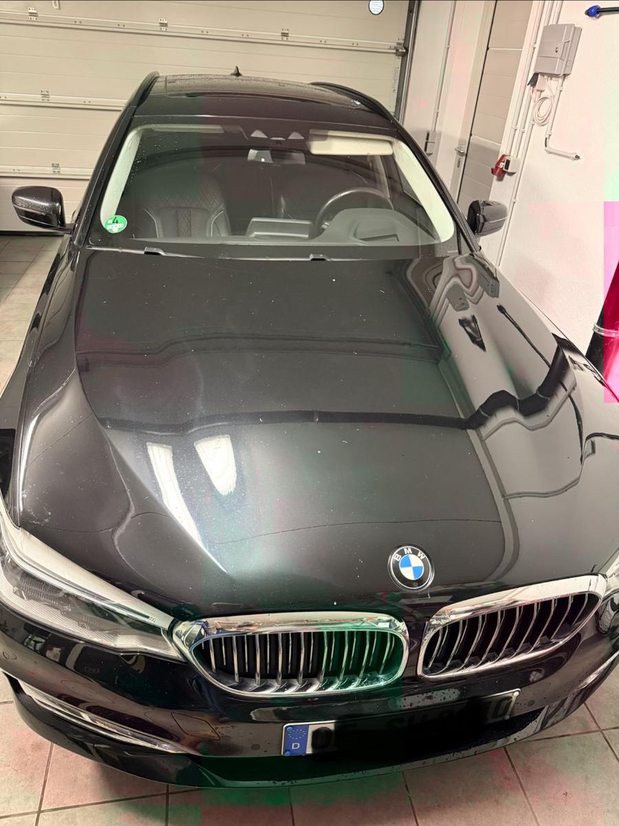 BMW 530i xDrive Touring Luxury Line Pano HUD