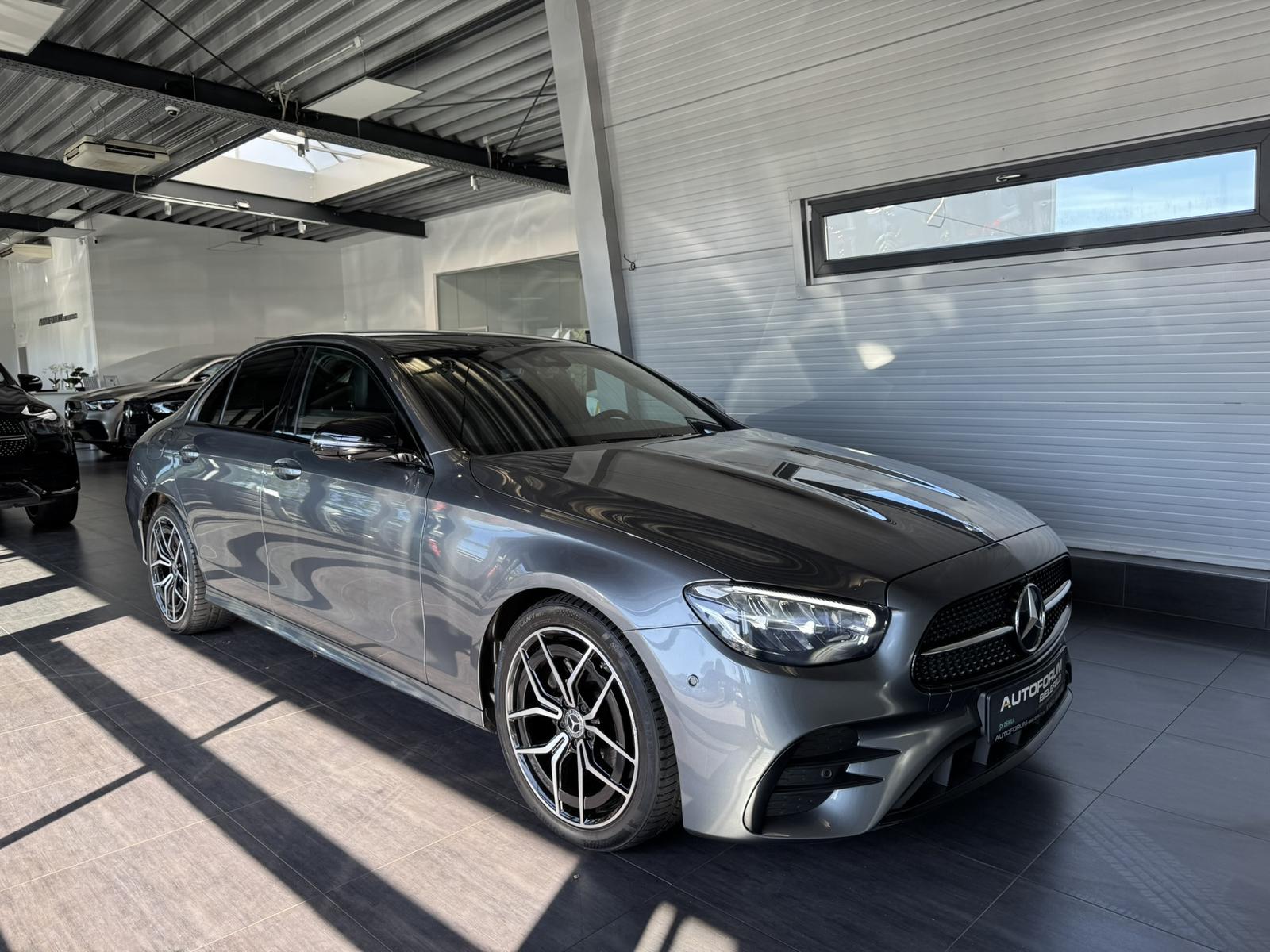 Mercedes-Benz E 220 d Amg|Night|Burmester|Memory|LED|360°|LM19