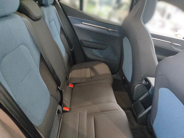 VOLVO EX30 (Bild 17 von Array)