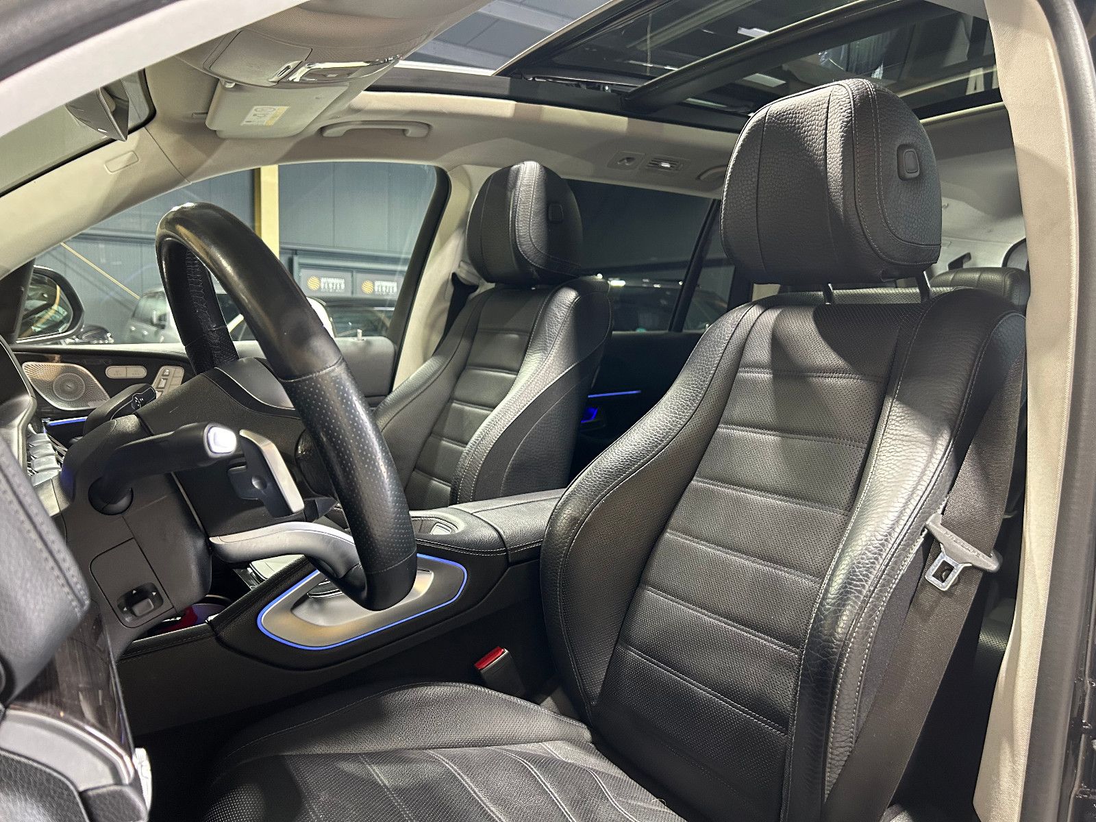 Fahrzeugabbildung Mercedes-Benz GLS 400 d 4Matic/AMG/360°/7-SITZ/HEAD-UP/APPLE/