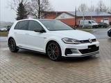 Volkswagen VW Golf 7 GTI TCR DSG | 290 PS | Akrapovic | Dyn - Gebrauchtwagen mit Akrapovic Auspuffanlage