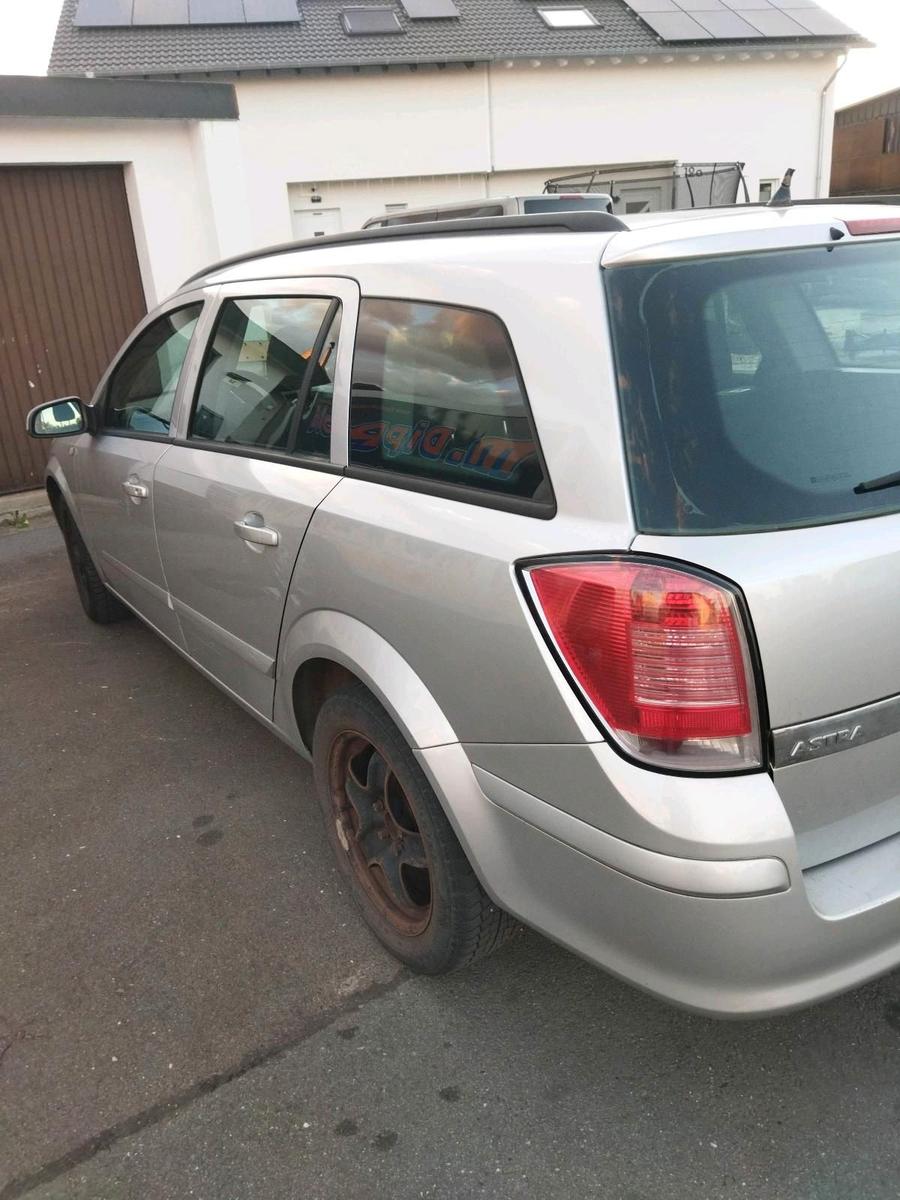 Opel Astra 2005 — engine 101 HP (74kW)