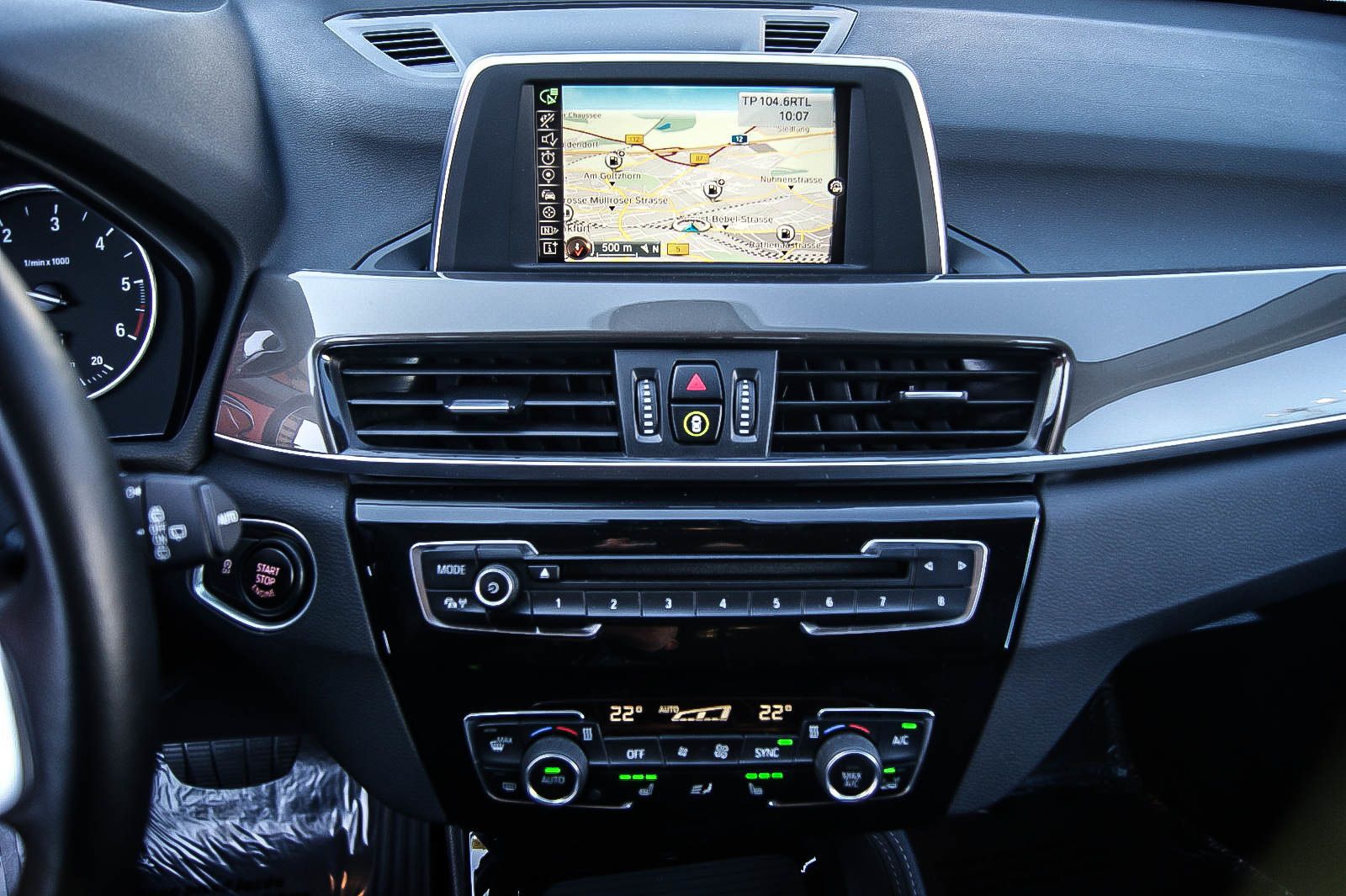 Fahrzeugabbildung BMW X1 xDrive18d xLine Aut. NAVI LED SIZHG TEMPOMAT
