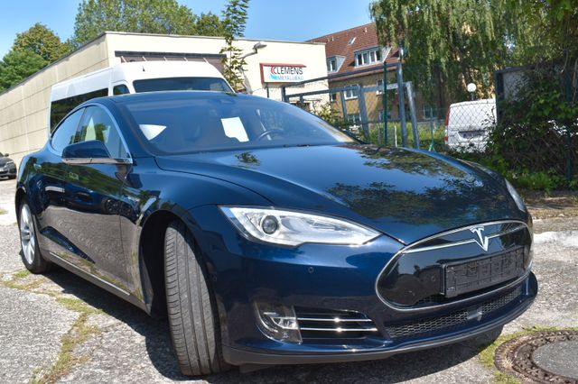 Tesla Model S 85D Allradantrieb *FREE SUPERCHARGING*