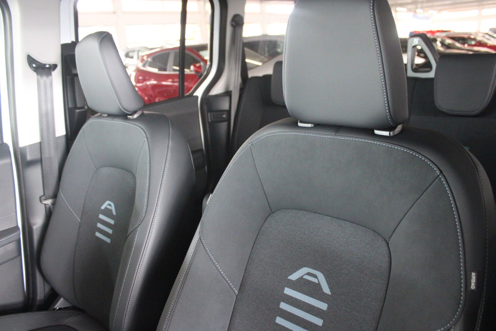 Fahrzeugabbildung Ford Tourneo Courier ACTIVE Winter + FahrerAssistPak3