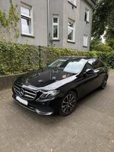 Mercedes-Benz E 200 Autom. - Night Paket - Ambientebeleuchtung - Mercedes-Benz E 200 in Wuppertal