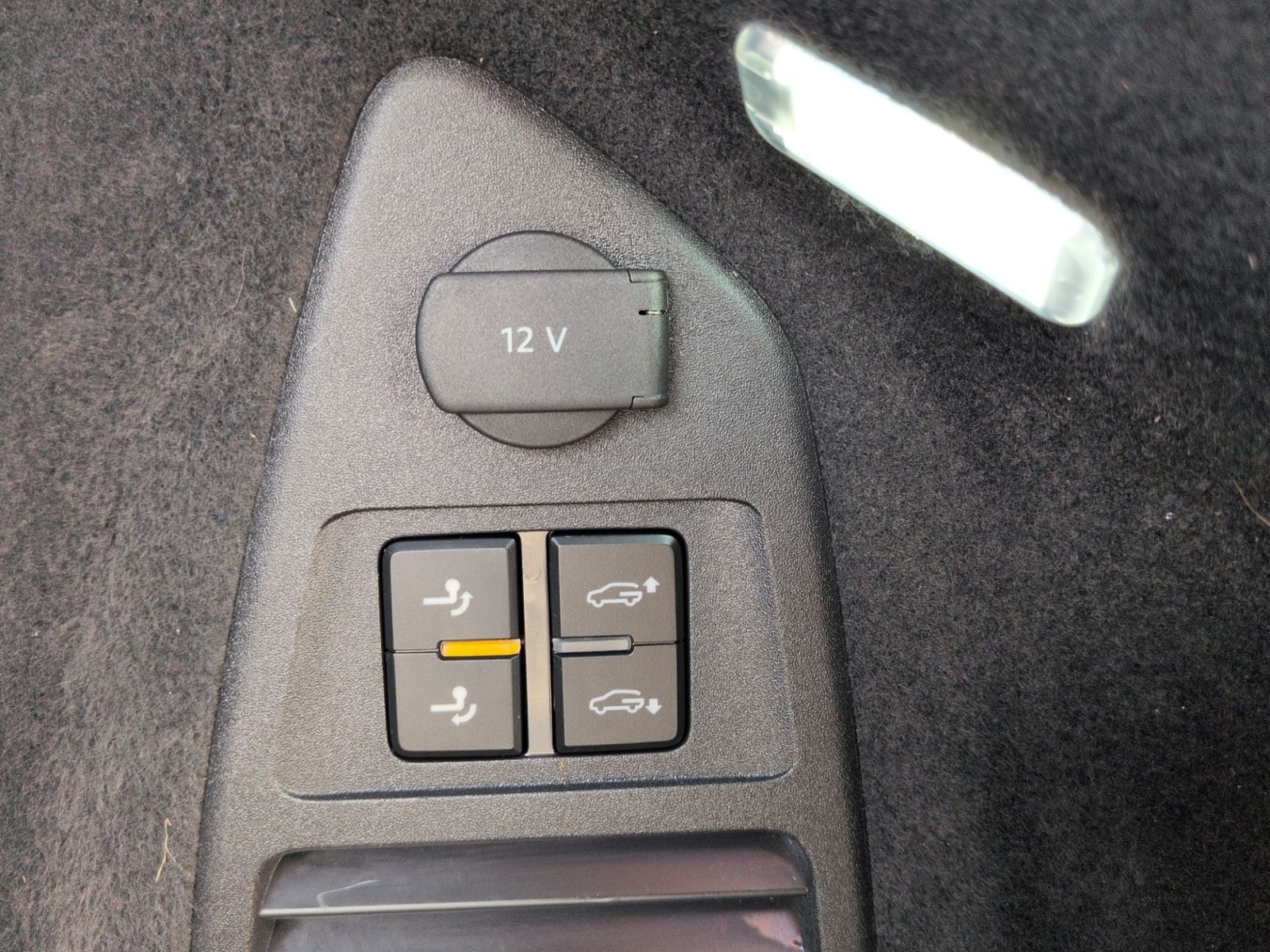 Touareg V8 TDI R Line LEDER+STHZ+AHK+PANO