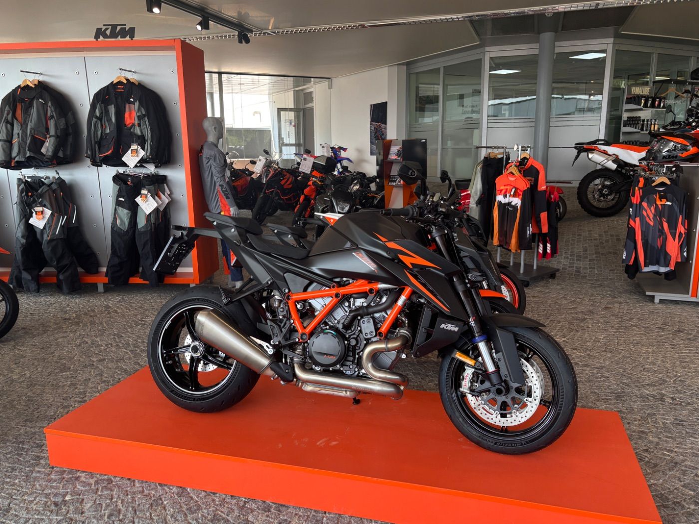 Fahrzeugabbildung KTM 1390 Super Duke R EVO 2026