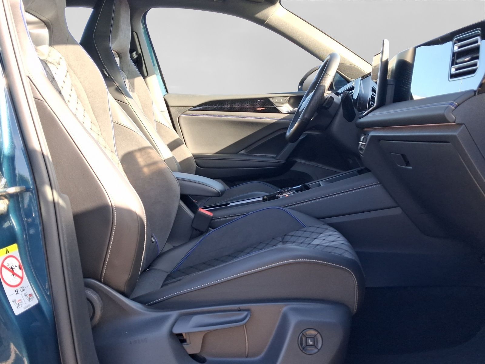Volkswagen Tiguan 2.0 TDI DSG R-LINE ST.HEIZ AHK KAMERA WIN foto 4