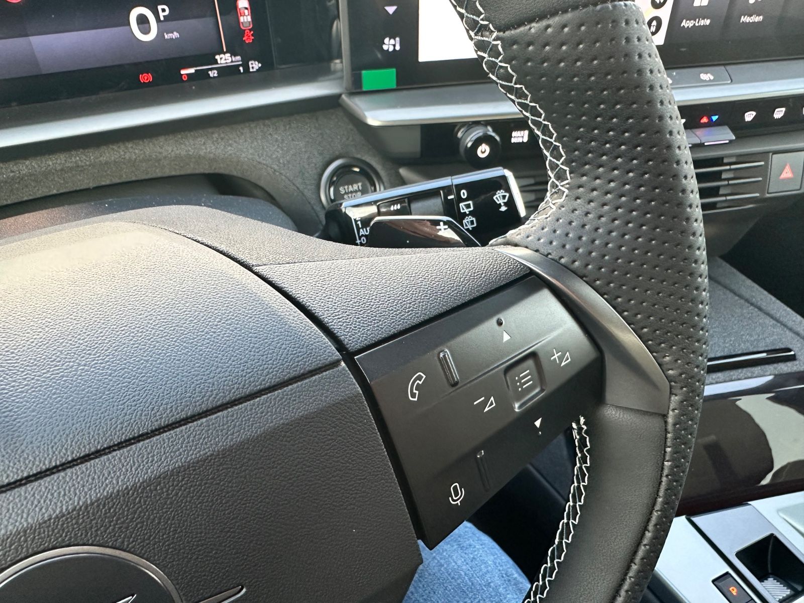 Fahrzeugabbildung Opel Grandland 1.2 48V Hybrid GS*Navi*SHZ*360°