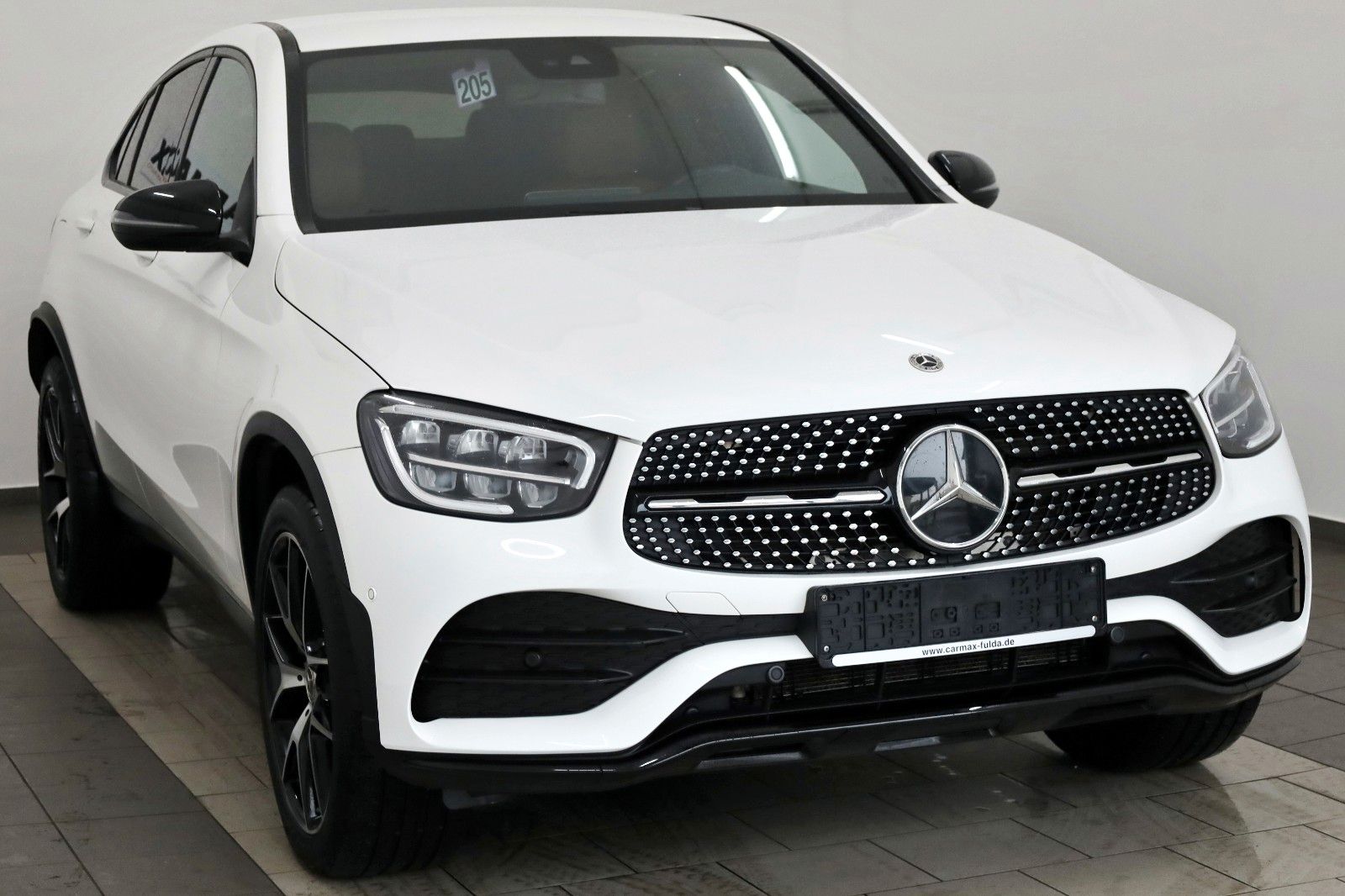 Fahrzeugabbildung Mercedes-Benz GLC 300e 4M Coupe AMG Leder,Navi,LED,Park Paket