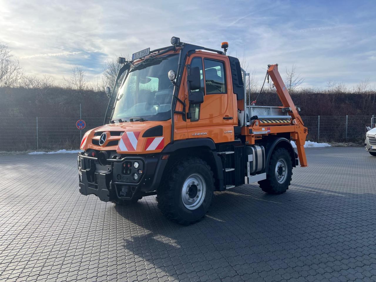 Mercedes-Benz Unimog U 219 mit Jotha Aufbau