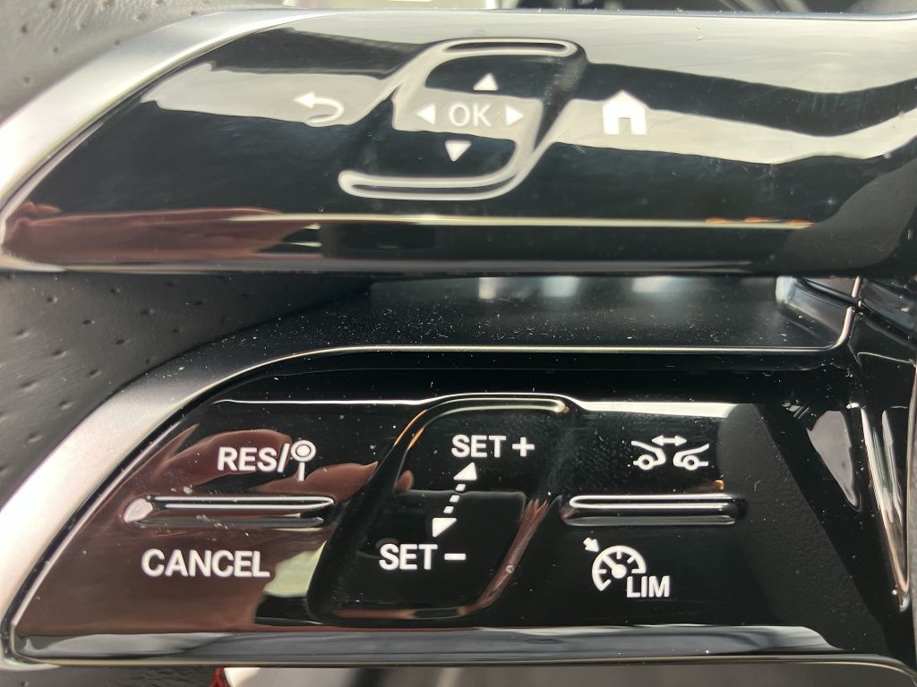 Fahrzeugabbildung Mercedes-Benz EQA 250+ AMG*NIGHT*PANO*AHK*MEMO*KAM*NAVI*LED