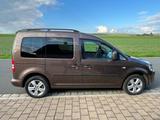 Volkswagen Caddy 2,0 TDI Behindertengercht Rollstuhlrampe - VW Caddy Maxi von privat