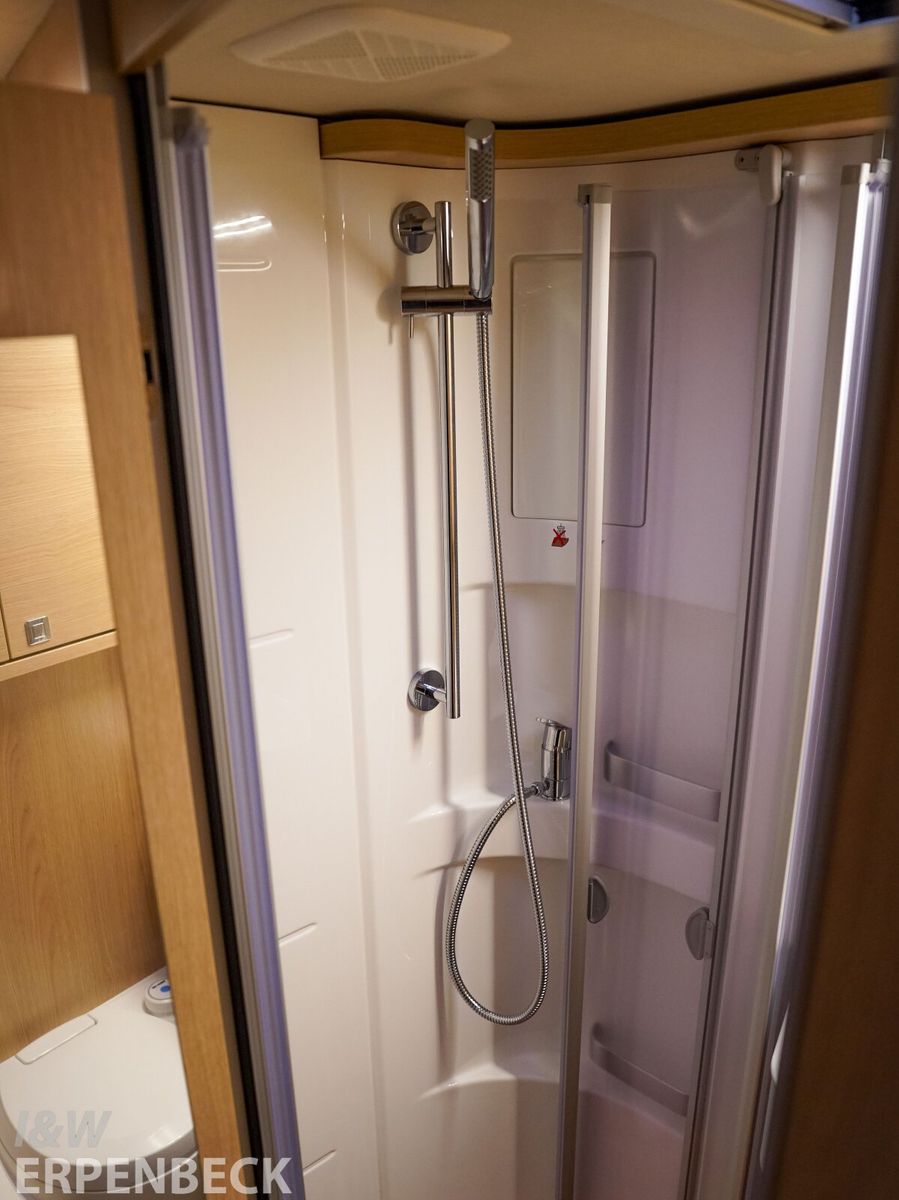 Fahrzeugabbildung HYMER / ERIBA / HYMERCAR MC-T 600 WhiteLine Distronic