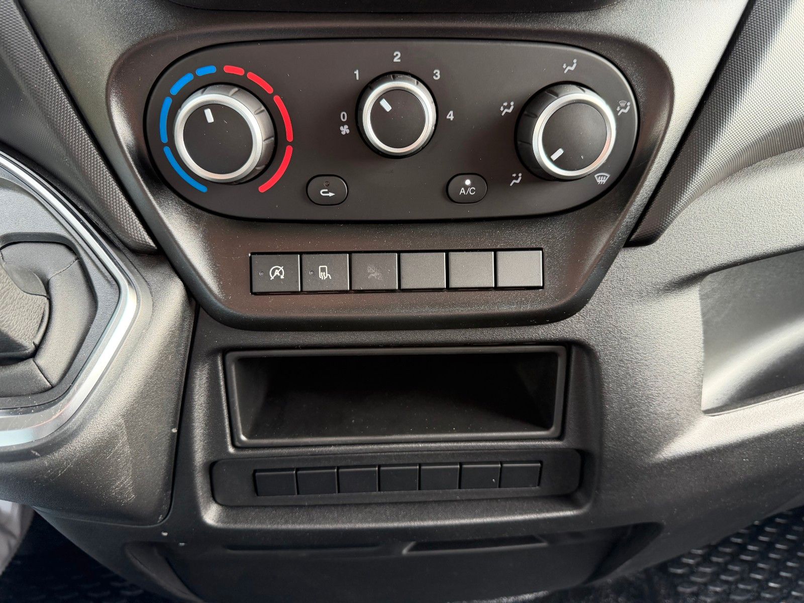 Fahrzeugabbildung Iveco Daily 35S14 A8*R3.450mm*Automatik*Kamera*2Sitze*