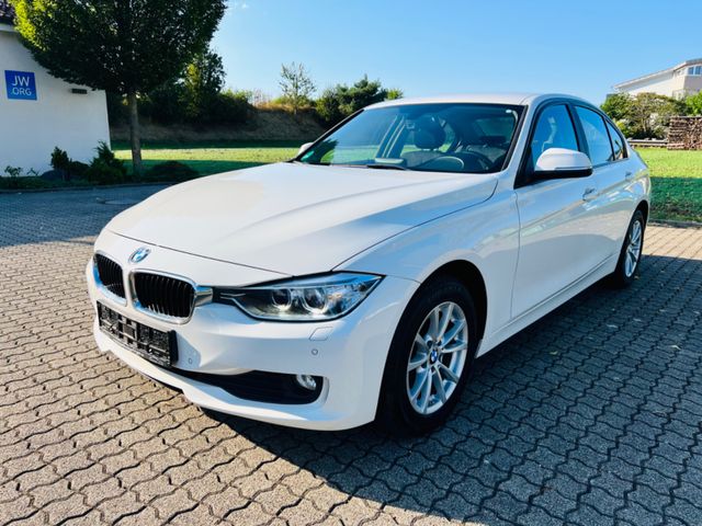 BMW 320d xDrive*NAVI-PROF*BI-XEN*PDC*ALLRAD*SR+WR*