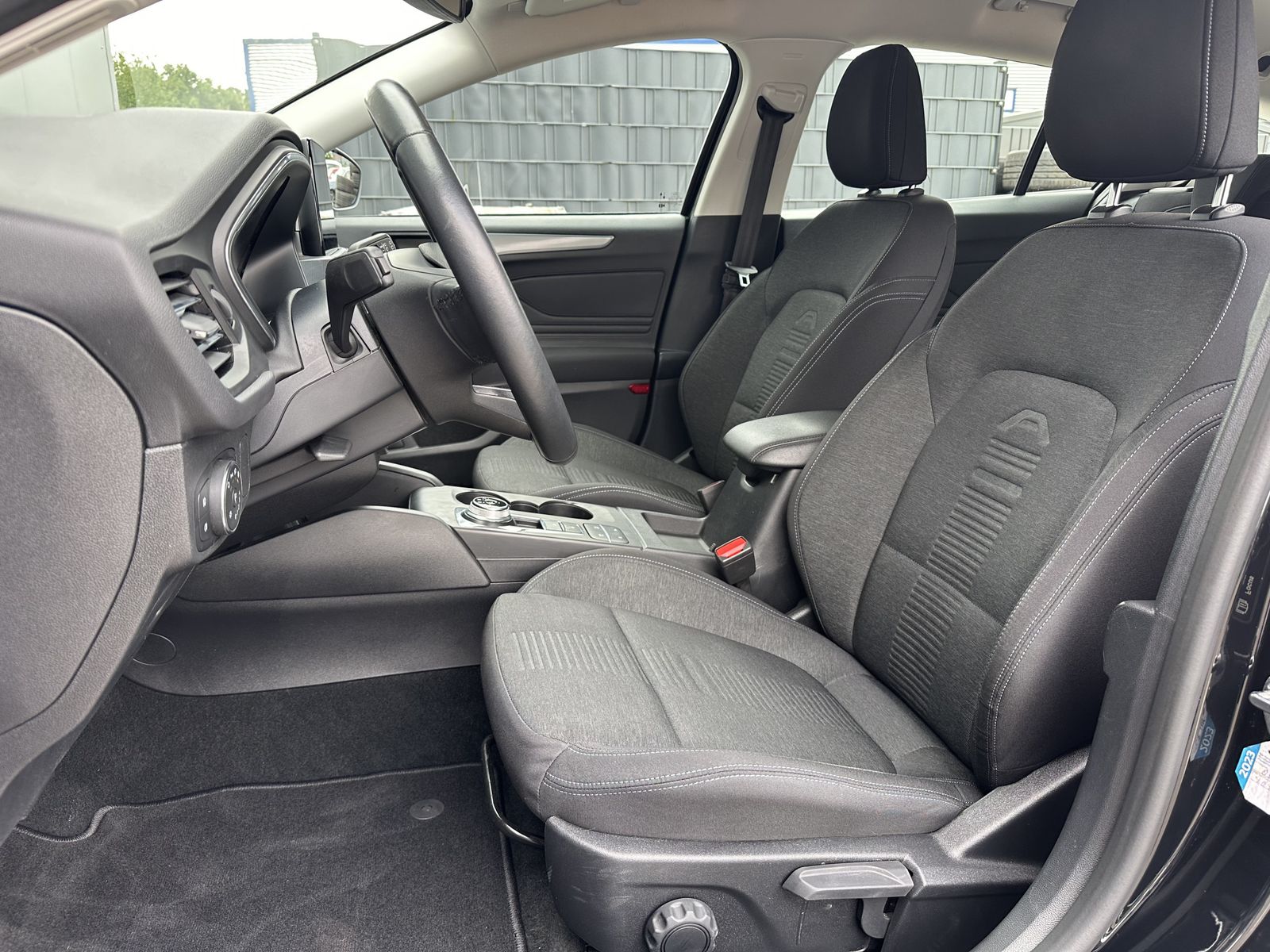 Fahrzeugabbildung Ford Focus Turnier 2.0 EB Aut. Active NAV+LED+KAM+ACC
