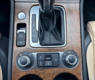 Volkswagen Touareg - 11
