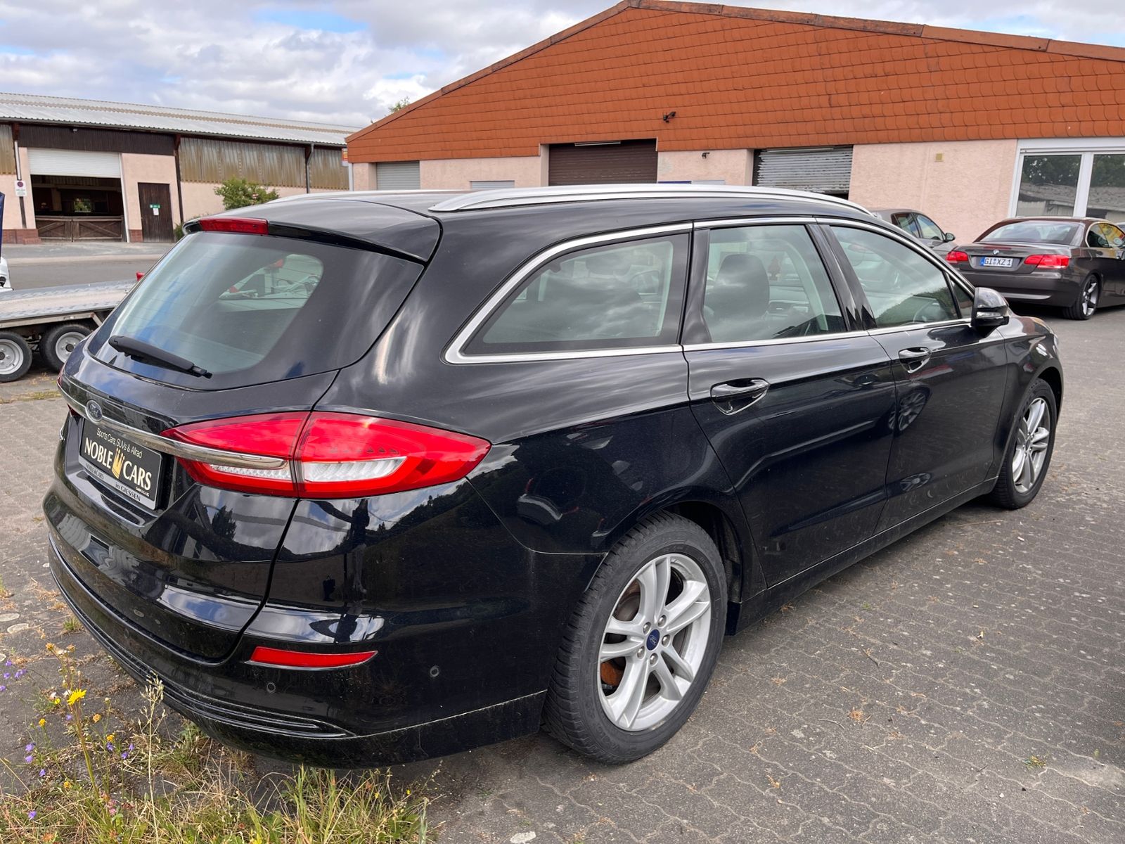 Fahrzeugabbildung Ford Mondeo Turnier Titanium NAV SHZ PDC 17"