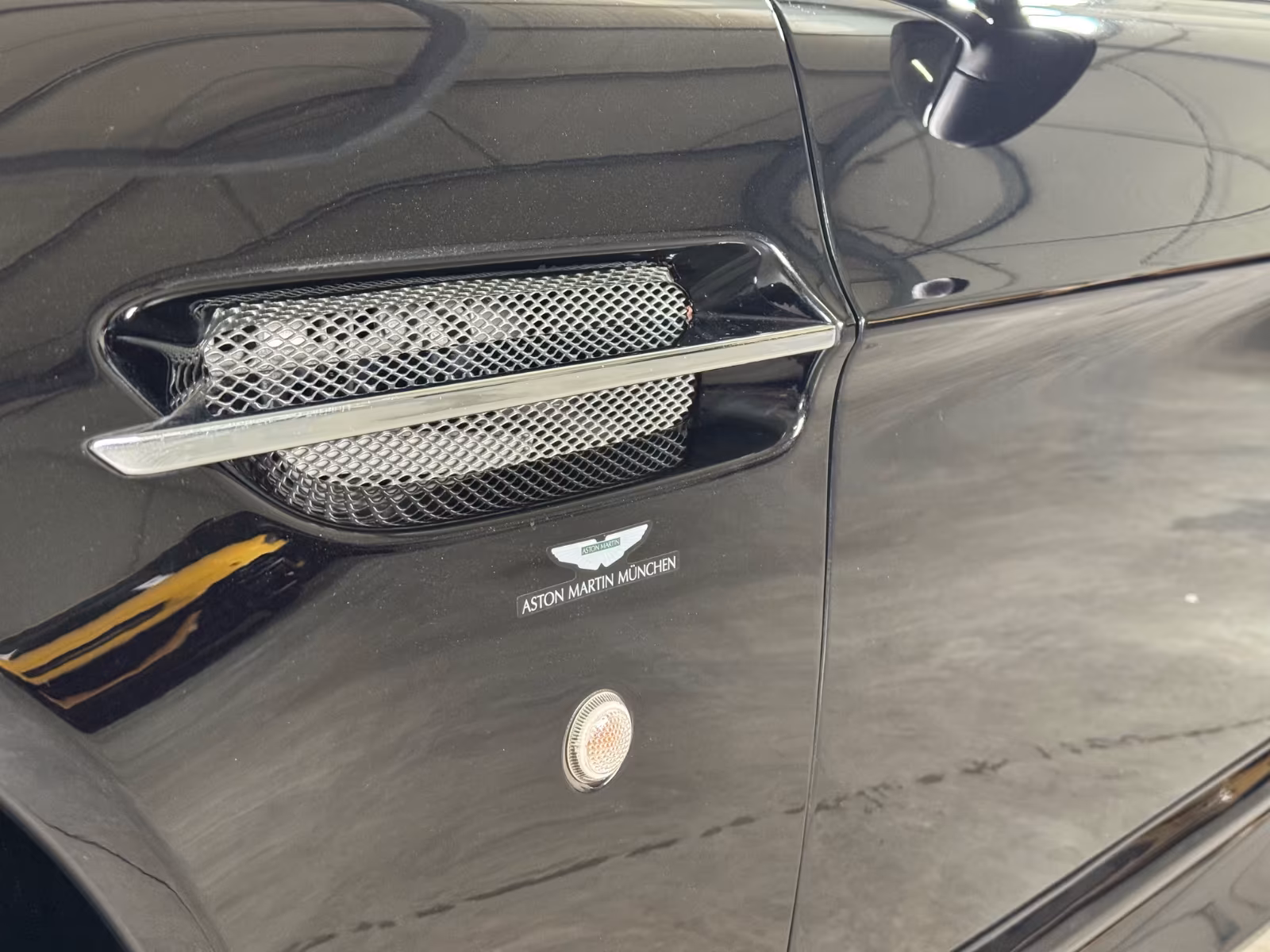 Aston Martin V8 Vantage S*CARBON*1-HAND*17TKM*TOP-HISTORY*