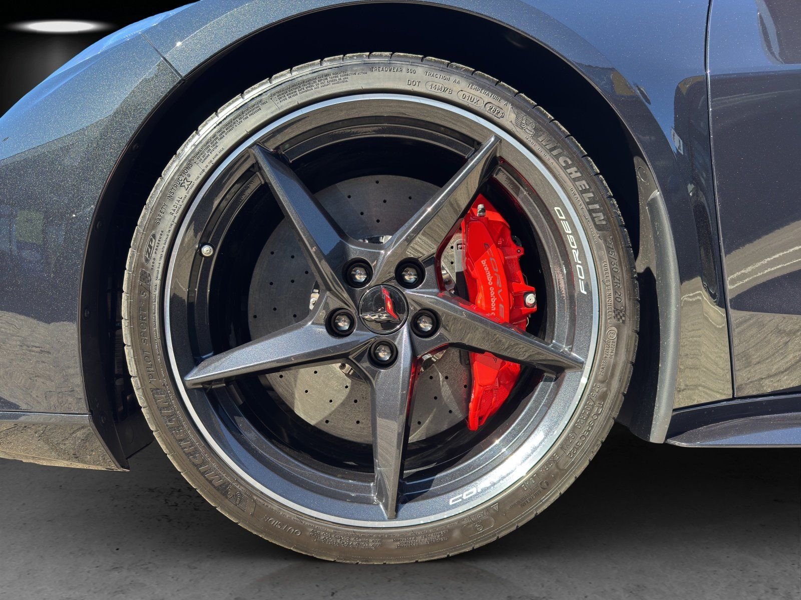 Fahrzeugabbildung Corvette C8 E-Ray 6.2 V8 3LT TRANSPARENT ROOF/FRONT LIFT