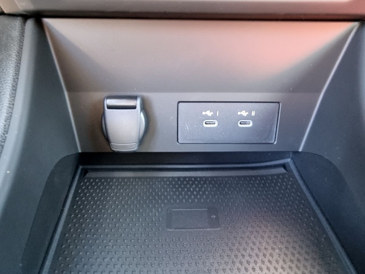 Fahrzeugabbildung Renault Captur Techno Mild Hybrid 140 EDC