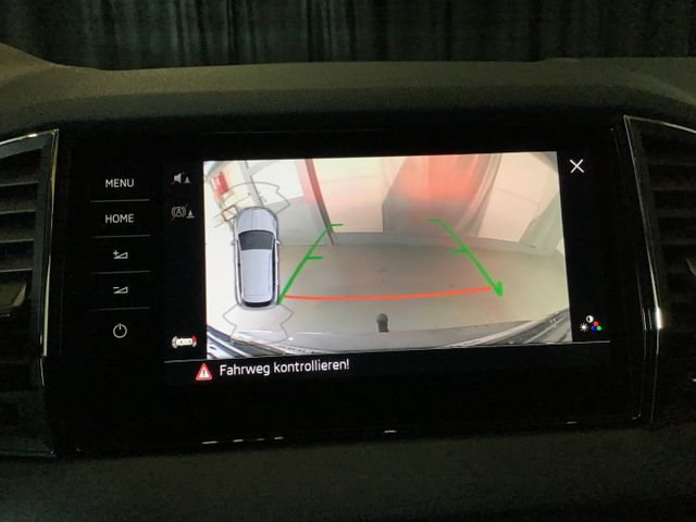 Fahrzeugabbildung Skoda Karoq Tour 2.0 TDI DSG/4x4/AHK/Navi/Kamera/ACC