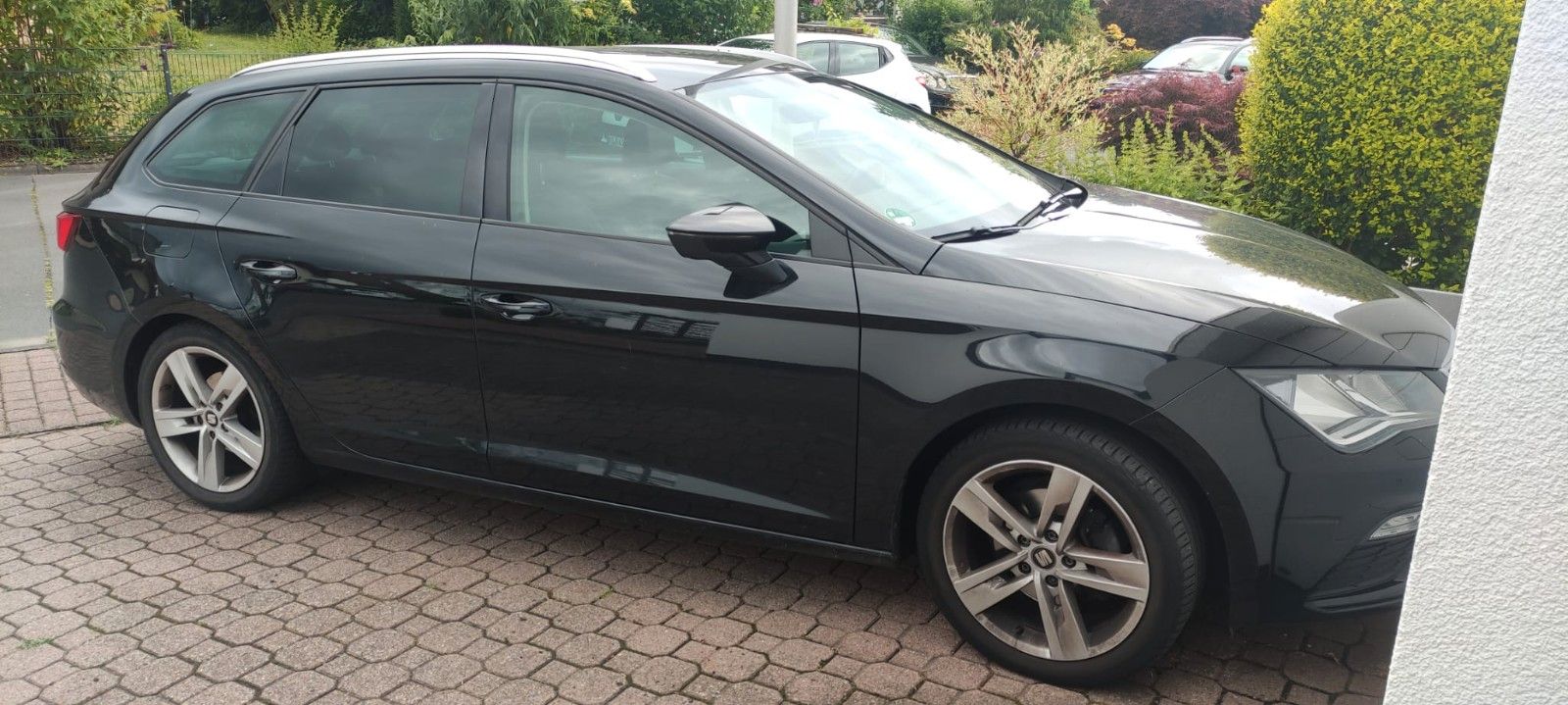 SEAT Leon 2.0 TDI 110kW FR Black Matt Ed. Sportst...