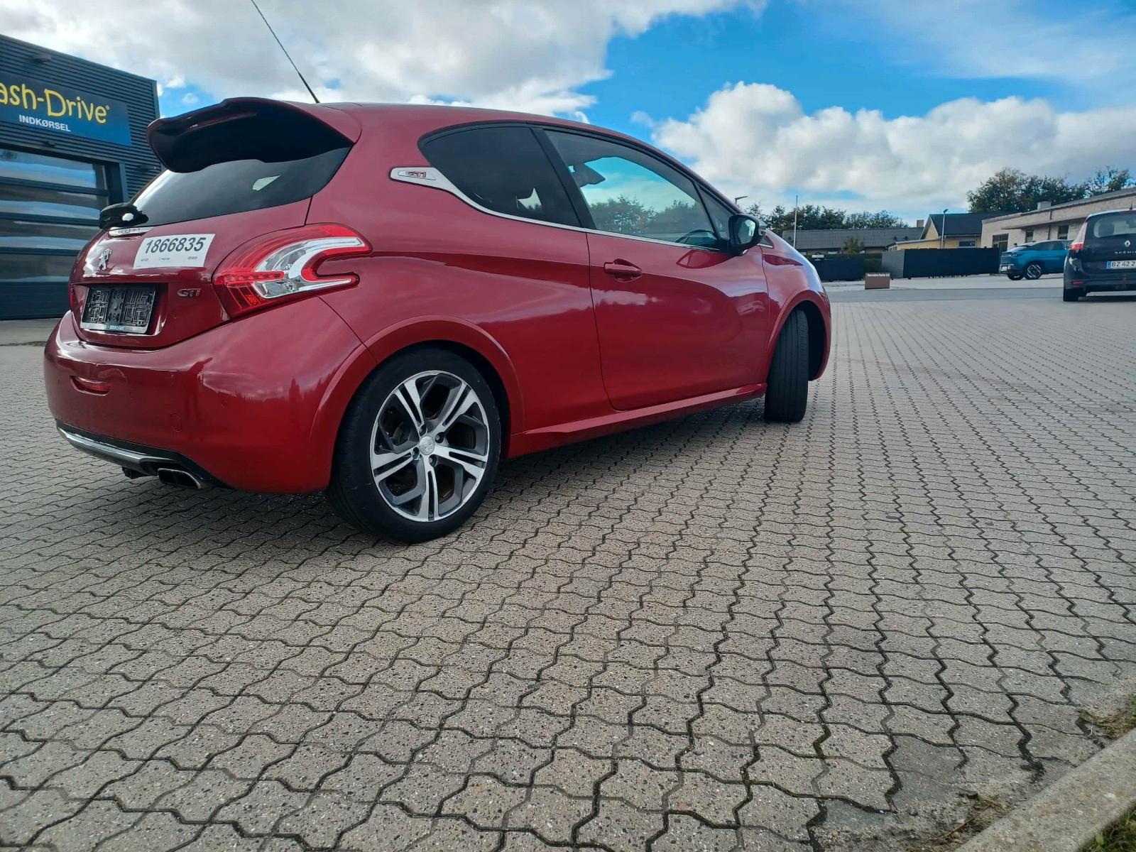 Peugeot 208 1.6 GTi 200 THP GTi