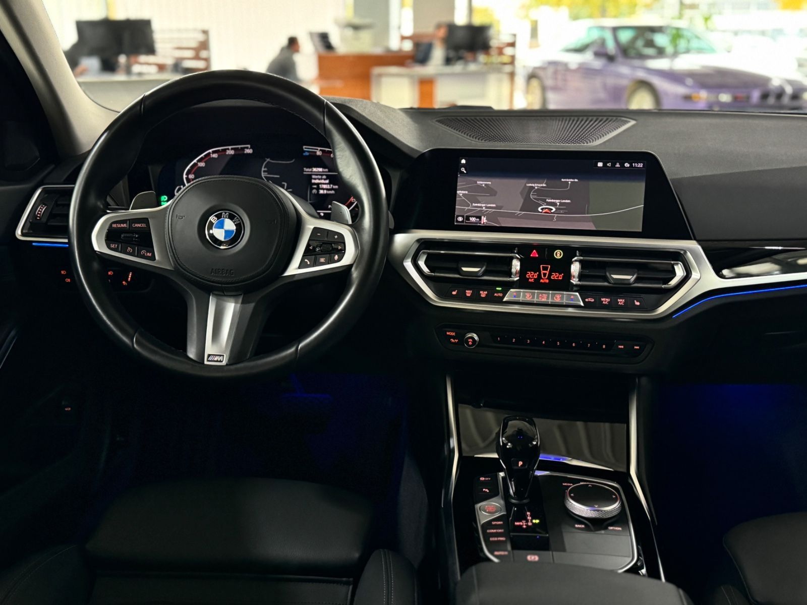 Fahrzeugabbildung BMW 320d xD Sport Line Kamera Laser HUD HiFi Komfort