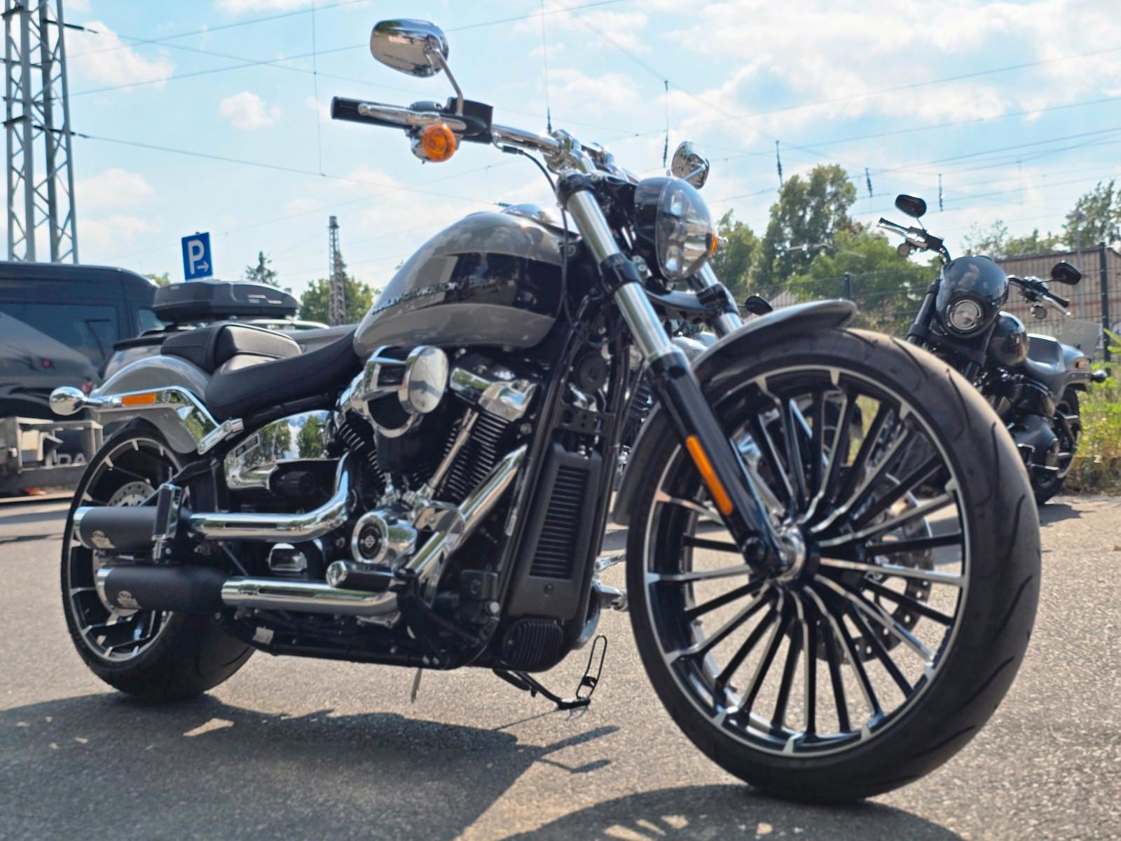 Harley-Davidson FXBR Breakout