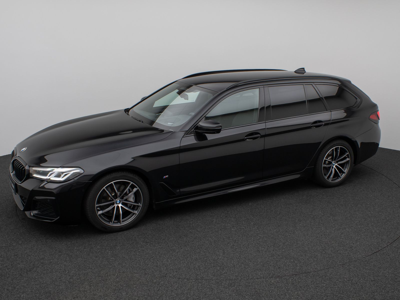 Fahrzeugabbildung BMW 530d M Sport 360° HUD DAB H/K Komfortsitze ACC