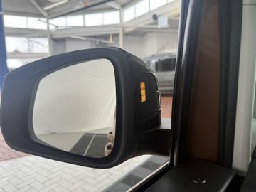 Volkswagen Caddy Maxi eHYBRID DSG STYLE LED ACC KAM 7SITZ