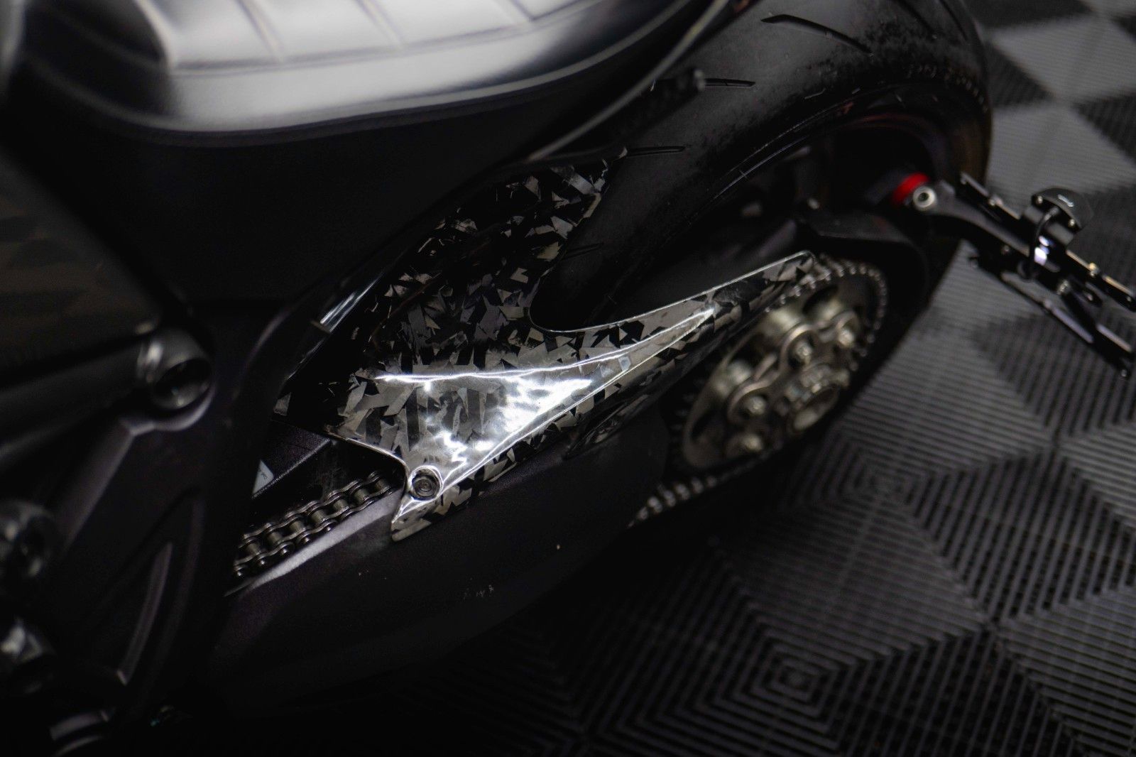 Fahrzeugabbildung Ducati Ducati Diavel 1200 Carbon Testastretta 11°