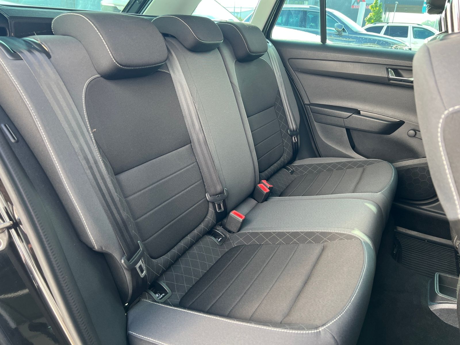 Fahrzeugabbildung SKODA Fabia III Combi Ambition 1.0 TSI DSG *Klima,Sitz