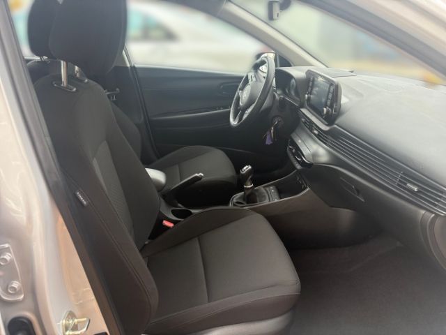 Fahrzeugabbildung Hyundai i20 Advanced 1.0 T-GDI +CARPLAY+TEMPOMAT+SHZ+RFK