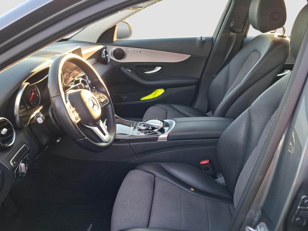 Fahrzeugabbildung Mercedes-Benz C 220 d T-Modell Navi*LED*KeyLess*PakAss*PDC*RFK