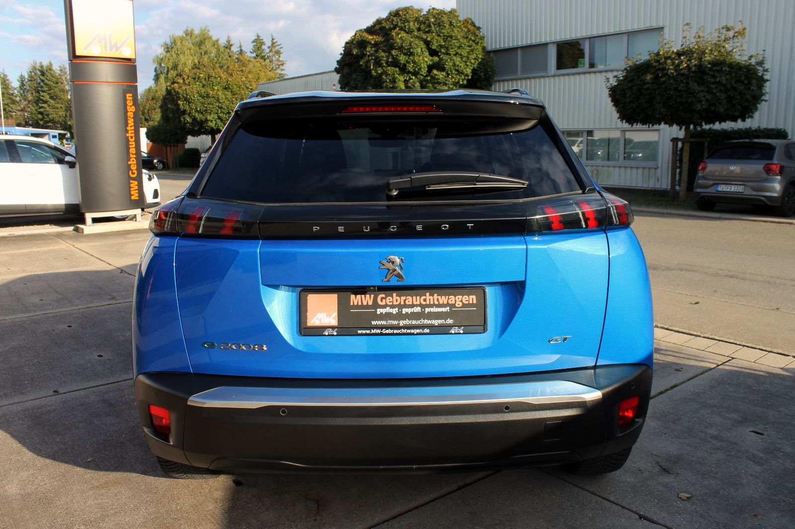 Fahrzeugabbildung Peugeot 2008 e-GT 11kW OnBoard LED ACC KAM SHZ BT NAV