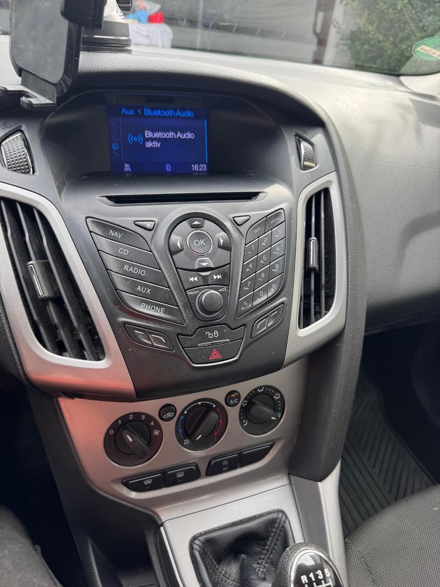 Ford Focus 2012 — photo 12