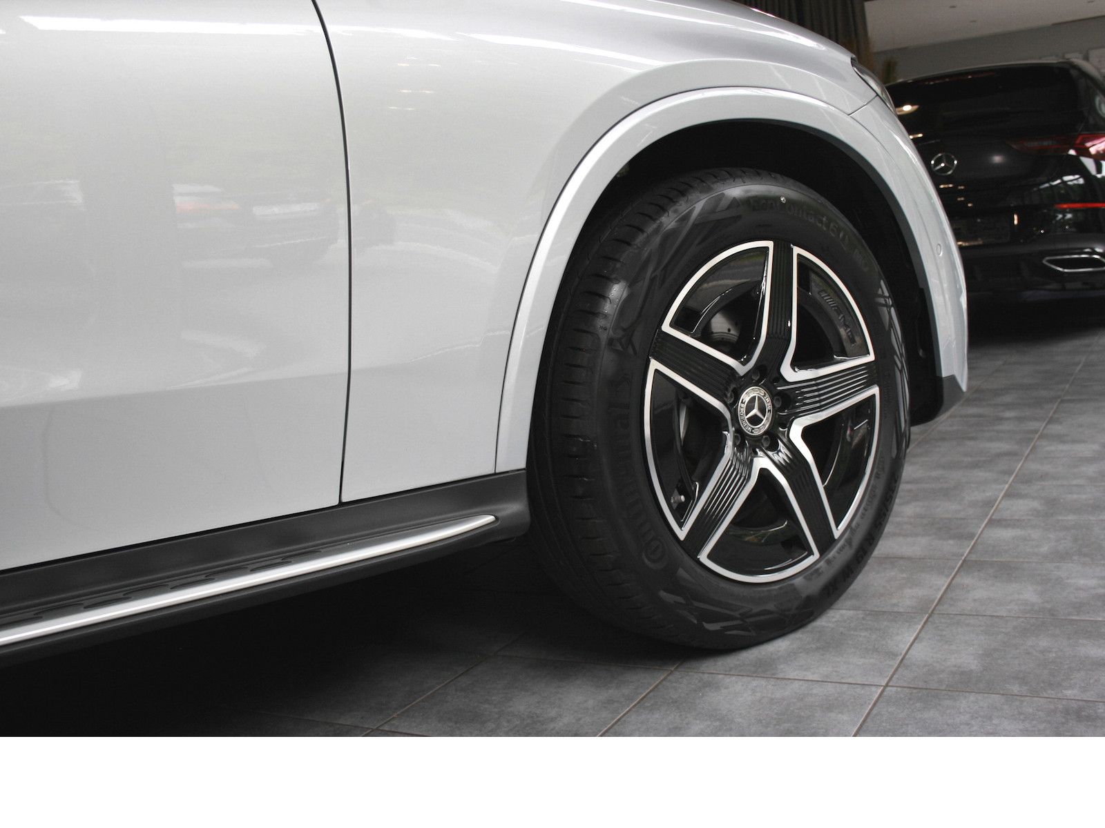 Fahrzeugabbildung Mercedes-Benz GLC 220 d 4M AMG *Distronic*AHK*Leder*Trittbrett