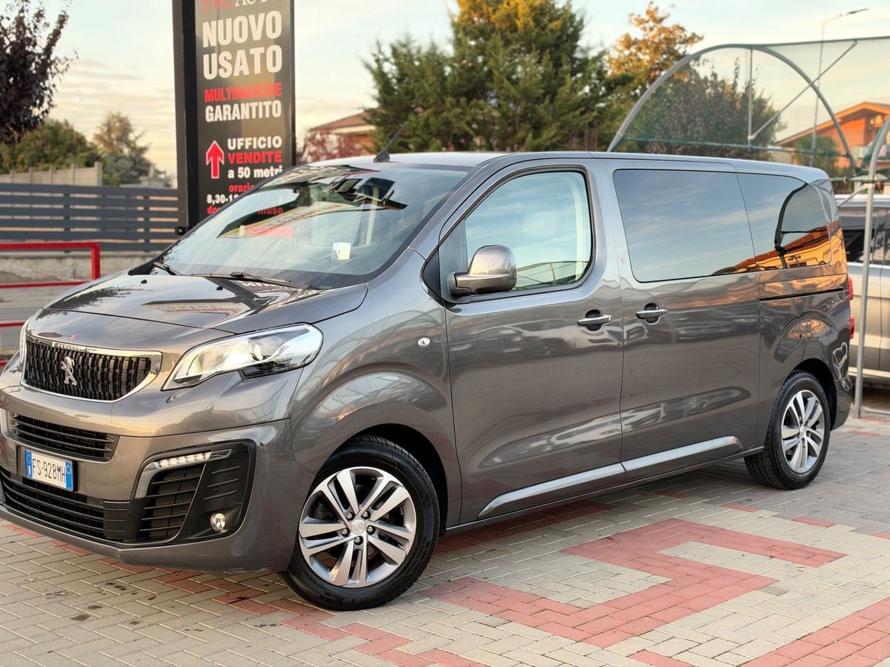 Peugeot Traveller BlueHDi 180 CV EAT8 DISABILI imagem 2