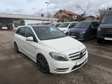 Mercedes-Benz B 200 Sportpaket Automatik Memory AHK ILS Distro - Mercedes-Benz B-Klasse mit Panoramadach