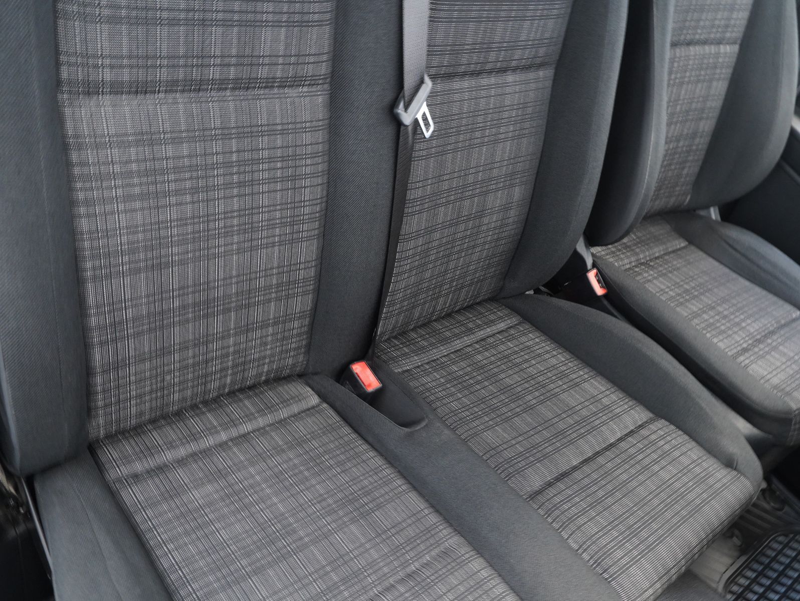 Fahrzeugabbildung Mercedes-Benz Vito Mixto 114 CDI RWD lang 6-SITZER/AHK