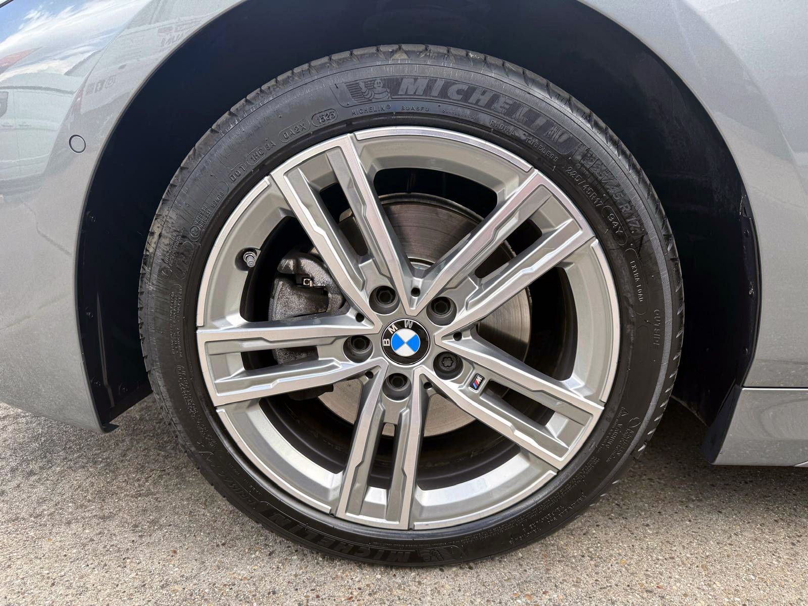 Fahrzeugabbildung BMW 118i M-Sport Steptr. NAV PDC KAM PANO TEMP HIFI