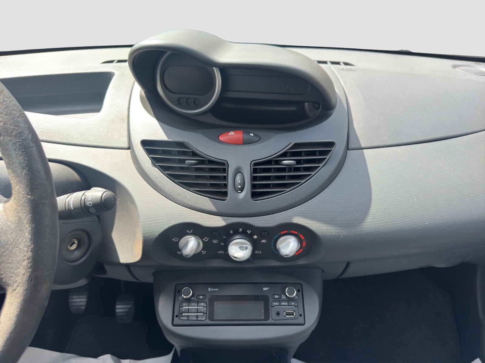 Fahrzeugabbildung Renault Twingo Expression /Klimaanlage/TÜV/HU/Radio/BT
