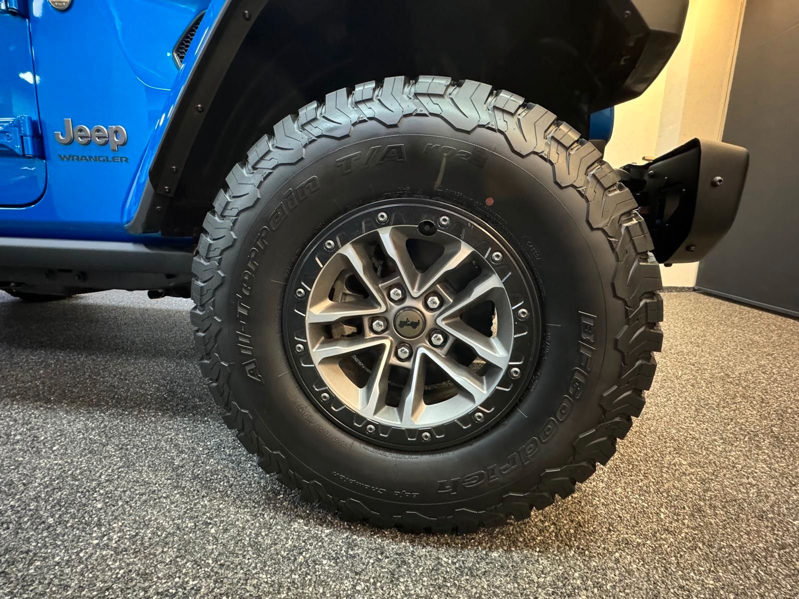 Fahrzeugabbildung Jeep RUBICON 392-6.4L HEMI V8-RECON 35"-STEEL BUMPER