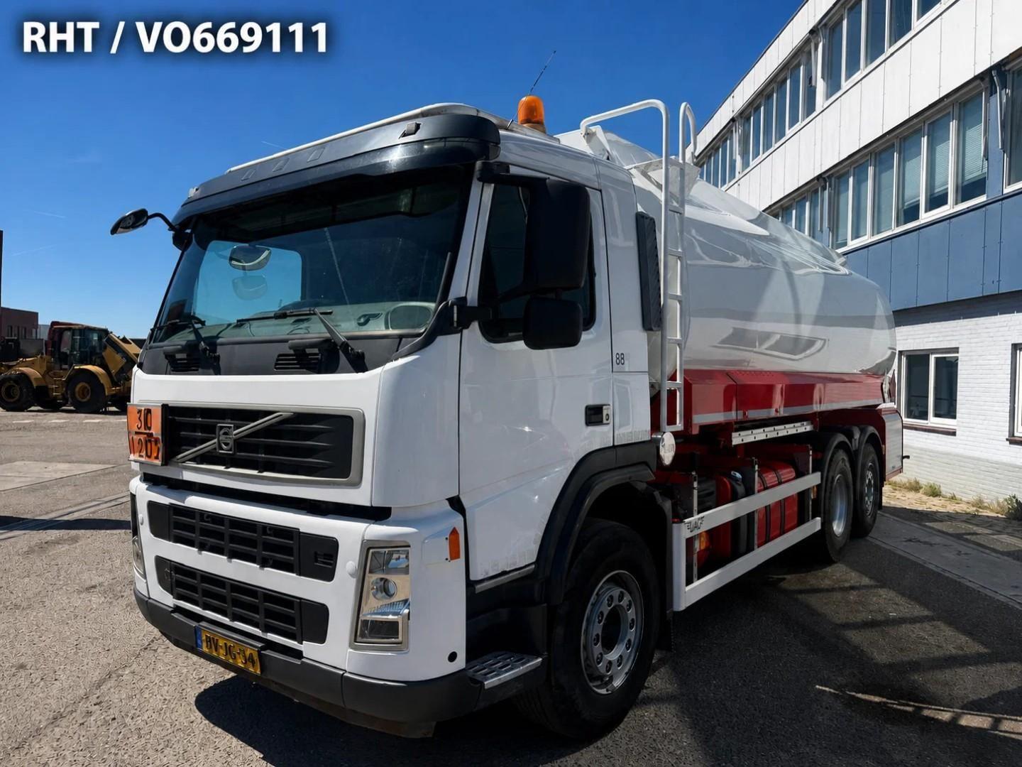 Volvo FM 6X2 EURO 5 TANKWAGEN + SLANGEN