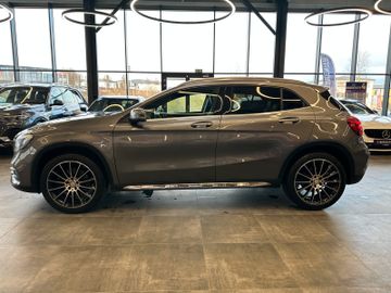 Mercedes-Benz GLA 220 d *4Matic *AHK*AMG*Pano*G Tronic*